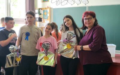 Učenici Filip, Dunja i Ema – the best spellers in our school/ Najbolji u spelingu u našoj školi/ Најбољи спеловању у нашој школи