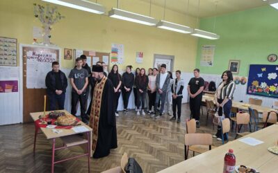 Ученици осмог разреда свечано су обележили своју крсну славу – Светог Николаја Жичког/ Učenici osmog razreda svečano su obilježili svoju krsnu slavu – Svetog Nikolaja Žičkog 